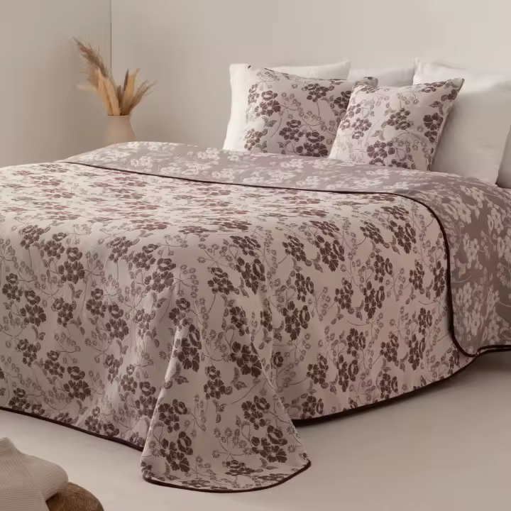 GAMUSI - Colcha jacquard ligera algodón entretiempo primavera verano diseño floral en tono malva ILALA - 1