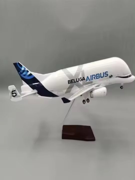 Modelo De Avión Airbus A330-600 Beluga Airlines 42cm a Escala 1:150 Figura De Colección De Aviación Decorativa Para Interiores - 1