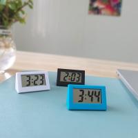 Reloj Digital Mini Pequeño Para Coche Escritorio Viaje Moderno LED Pantalla LCD Display Reloj Electrónico Para Hogar Y Oficina - details 4