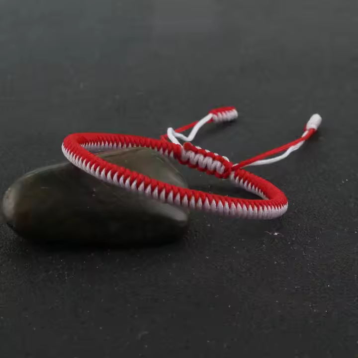 Pulsera Tíbetana Budista De Suerte Para Parejas Hecha a Mano Con Cordón Rojo Y Blanco Nudo De King Kong Pulsera De Hombre Y Mujer Ajustable De 16-24cm - 1