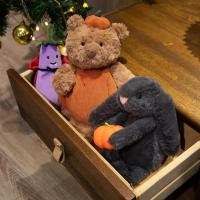Muñeco De Peluche De Conejo Negro Con Calabaza Suave Para Halloween Truco O Trato Juguete De Oído De Osito Y Capa Peluche De Berenjena Para Adultos - details 12