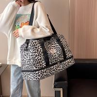 Bolso De Viaje Para Mujer Con Estampado Animal De Nylon Duradero Y Gran Capacidad Bolso Deportivo Grande Para Fin De Semana Y Noche - details 11