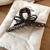 Pinza Para El Cabello De Cuero Artificial Con Diseño De Leopardo Y Lazo Adorno De Moda Para Mujer Accesorio De Pelo Cool Y Dulce Para Exteriores - details 6