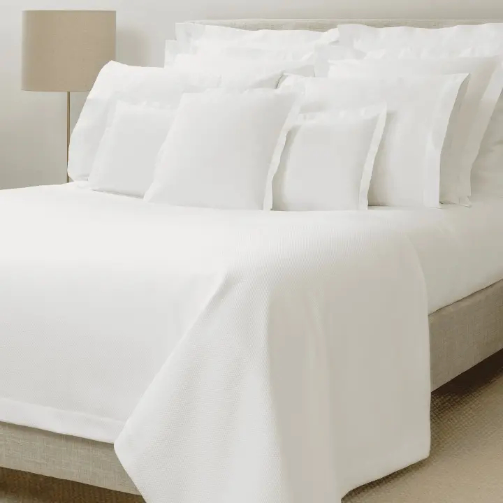 Juego Sábanas 'Hotel 5*'. Encimera, bajera, funda nórdica, 2 fundas de almohada, 2 fundas de cuadrante, 300 hilos, blanco, hotel, alta calidad textil y resistente al lavado - 1
