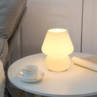 Lámpara De Mesa Pequeña Y Exquisita Con Decoración De Hongos Diseñadora Italiana Vintage Luz Ambiental Para Dormitorio Lámpara De Vidrio Para Escritorio Y Bajera - details 5