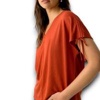 Camiseta Pepita Cazuela Tiffosi Mujer | Cuello V Lazada Manga Corta | Top Básico Cálido - details 3