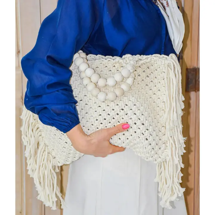 Bolso de Mano de Macramé con Asa de Madera – Estilo Boho Chic - 1