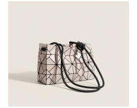 Bolso De Hombro Para Mujer Jiomay Ligero De Patters Geométricos PVC Bandolera Para Playa Y Comunicación Estilo Preppy - details 11