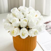 12PCS Rosas Artificiales En Silicio Para Decoración De Boda Blanca Regalo De San Valentín Decoración De Mesa En Casa Estilo De Flores Falsas - details 0
