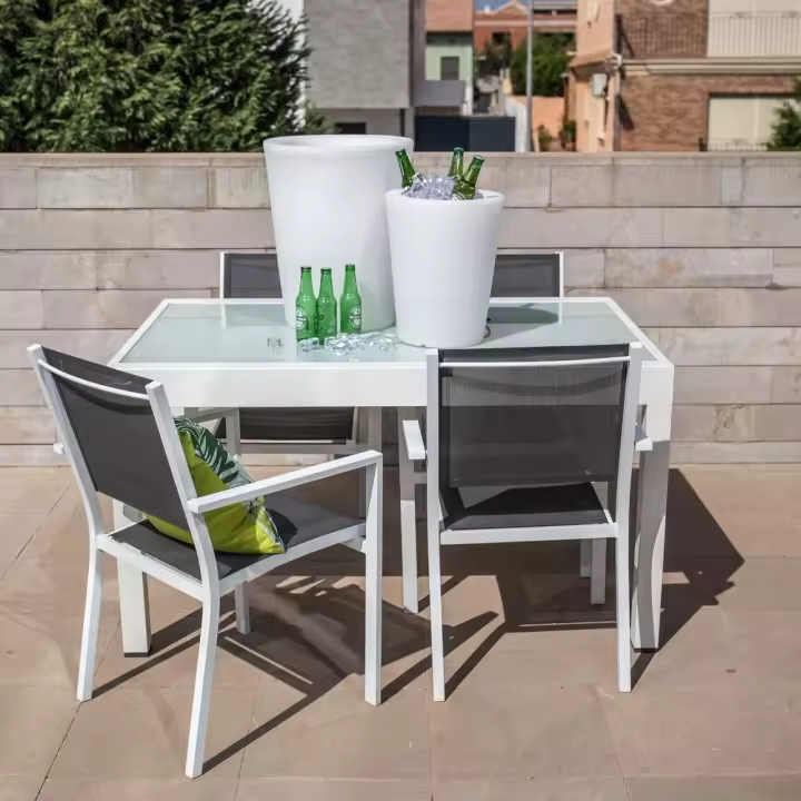 Silla de jardín apilable Thais con brazos de aluminio y textileno de 55x60x86 cm Lola Home - 1