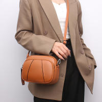 Bolso De Hombro Crossbody Para Mujer En PU Suave Con Cierre De Cremallera Y Detalles De Acero Inoxidable Estilo Fashion Solid Color - details 13