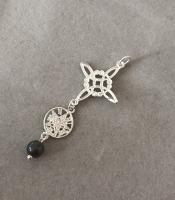colgante amuleto doble protección nudo de bruja, tetragrámaton y piedra de ónix. plata de ley-40ycuatro joyería - details 1