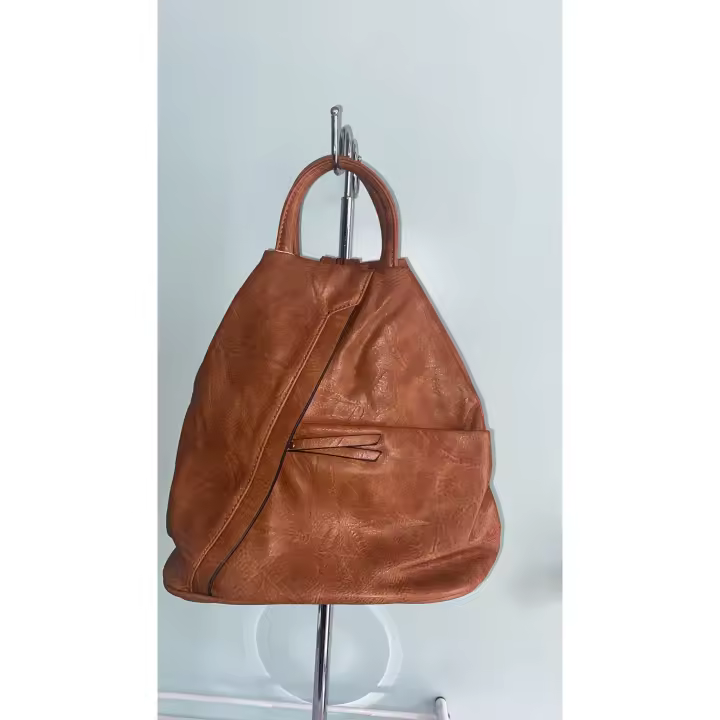 Mochila de mujer con cremallera de piel para un estilo elegante y práctico - 1