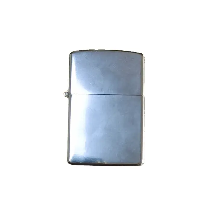 ● Mechero de gasolina metálico.Mechero de gasolina metálico. ● Acabado gloss y en gota de resina. ● Medida: 36x56x12 mm. - 1