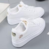 Zapatos Blancos Pequeños Para Mujer 2023 Otoño Bordados De Rosa Suela Gruesa Cuero Casual Estudiantes Zapatos Plataforma - details 1