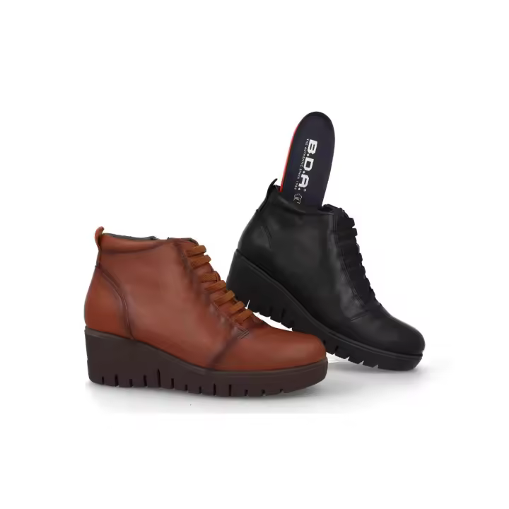 Mº875 - BDA BOTIN DE MUJER CORDONES ELASTICOS  COLORES : NEGRO , CUERO  TALLAS: 35 AL 41  CORTE EXTERIOR: PIEL  FORRO INTERIOR: SINTÉTICO  PLANTILLA: SINTÉTICO / EXTRAIBLE  ALTURA TACÓN / CUÑA : 5 CM.  PISO : SINTÉTICO - 1