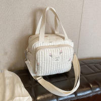 Bolso De Diaper Para Bebé Con Patrón De Oso Y Flores En Algodón Beige Con Cierre De Cremallera Estilo HOBO Bolsa De Equipaje - details 9