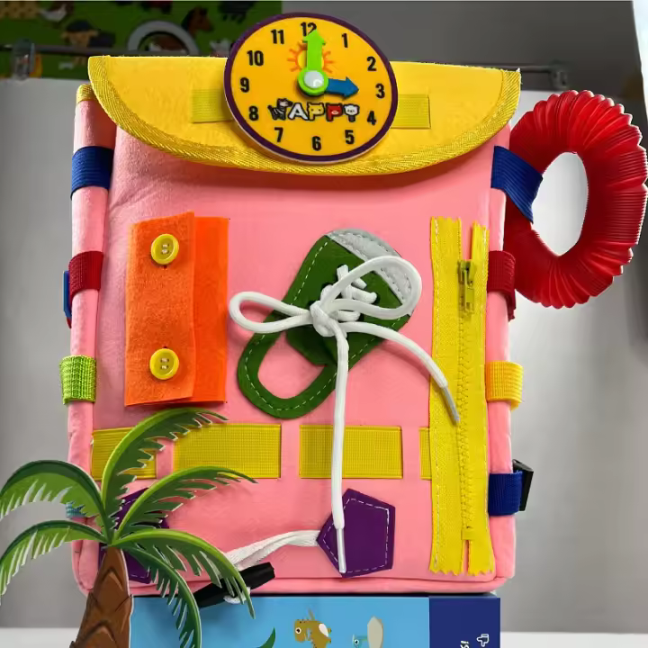 Conjuntos de álbumes de recortes Mochila de aprendizaje de fieltro Montessori para niños pequeños, tablero ocupado para bebés, juguetes educativos para el desarrollo de habilidades motoras finas - 1