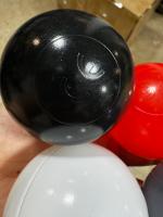 Pelotas Infantiles Multicolores Sin BPA para Piscina y Parque, Pack de 50 a 800 Unidades, 5,5 cm – Bolas de Colores Rojo, Negro, Gris y Blanco, Juguete Seguro para Niños y Bebés, Uso en Playground y Espacios Acuáticos - details 6