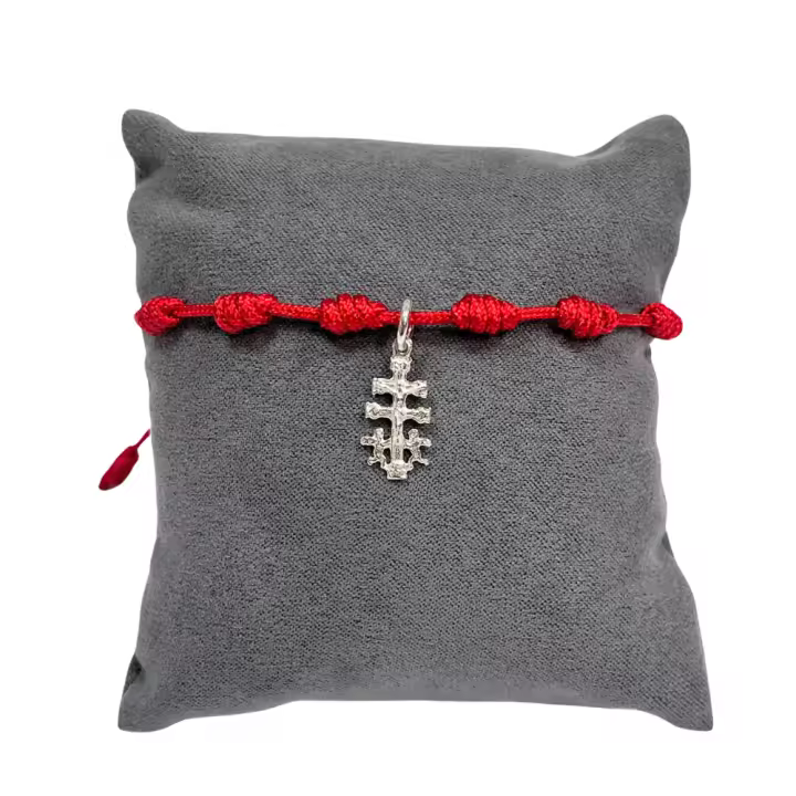 Pulsera de protección roja con 7 nudos y Cruz de Caravaca de primera ley - 1