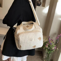 Bolso De Diaper Para Bebé Con Patrón De Oso Y Flores En Algodón Beige Con Cierre De Cremallera Estilo HOBO Bolsa De Equipaje - details 1