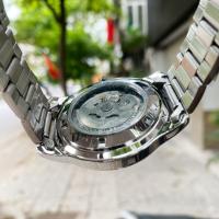 reloj automático hombre Seiko 5 SNKP17K1 42mm 50m WR correa de acero - details 1