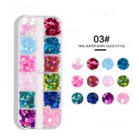 1 Caja De 12 Cuadrículas De Brillo Holográfico Uñas Secuencias Esparkly 3D Delgadas Con Mariposas Redondas Y Geométricas Decoraciones De Tela De Brillo Para Uñas - details 9