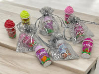 Lote de 10/15 Bálsamo de labios en forma de helado en bolsa de regalo para detalles de invitados de boda comuniones bautizos aniversarios cumpleaños balsamo labial en aromas surtido - details 0