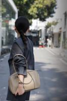 Bolso De Hombro Para Mujer En Cuero Genuino Split Tamaño Grande Color Marrón Y Negro Estilo De Lujo Y Moda Bolso Cruzado - details 30