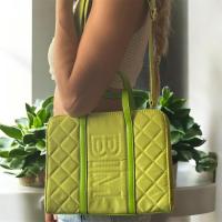 Bolso Mediano de Nylon Verde - Estilo moderno y funcional - details 3