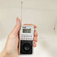 Radio Portátil de Bolsillo SAMI RS-12601 FM Mini Digital con Linterna, MP3, Auriculares, Tipo C – Radio de Emergencia Recargable - details 0
