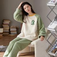 Pijama De Invierno Para Mujer Con Oso De Dibujos Animados De Flanela Gruesa Y Velours Coral Padded Ropa De Dormir De Cuello Redondo Talla Grande Disponible En Varias Colores - details 1