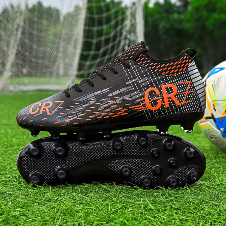 Nuevos zapatos de fútbol profesionales para hombre, botines deportivos transpirables Unisex, envío directo, botas de fútbol ultraligeras antideslizantes para exteriores - 1