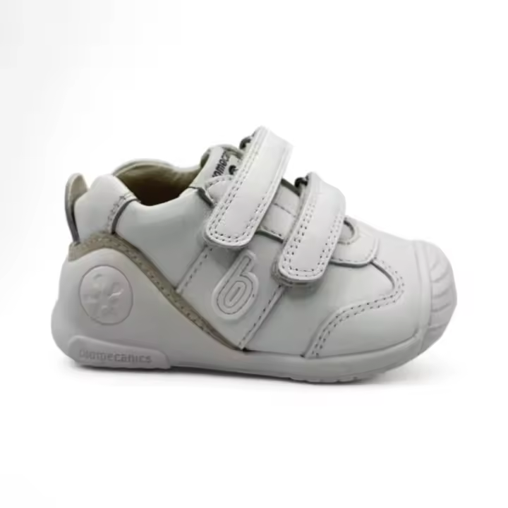 Zapatillas marca Biomecanics para infantil en color blanco - 1