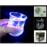 Copa De Whisky LED Automática Multicolor Estilo Vidrio Cortado Para Fiesta De Navidad Bar Club Con Luces Que Se Encienden Al Beber Vino Cerveza - details 0