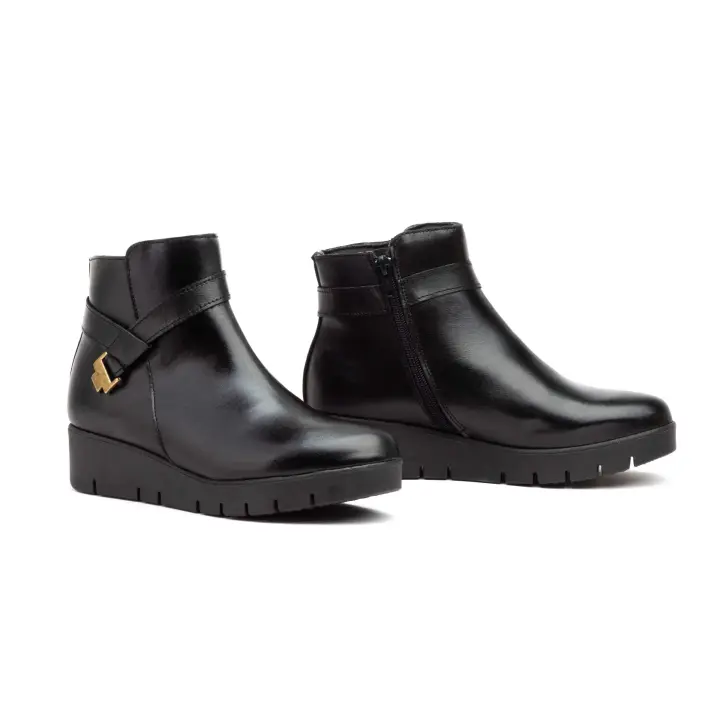 MºSS-6410 CUERO-NEGRO Hecho en España Botín Mujer Piel  Numeración: 35-41 Marca: JAM Descubre la elegancia funcional con nuestro botín de cuero marrón. Diseñado para la mujer moderna, este calzado combina una estética clásica con un toque con - 1