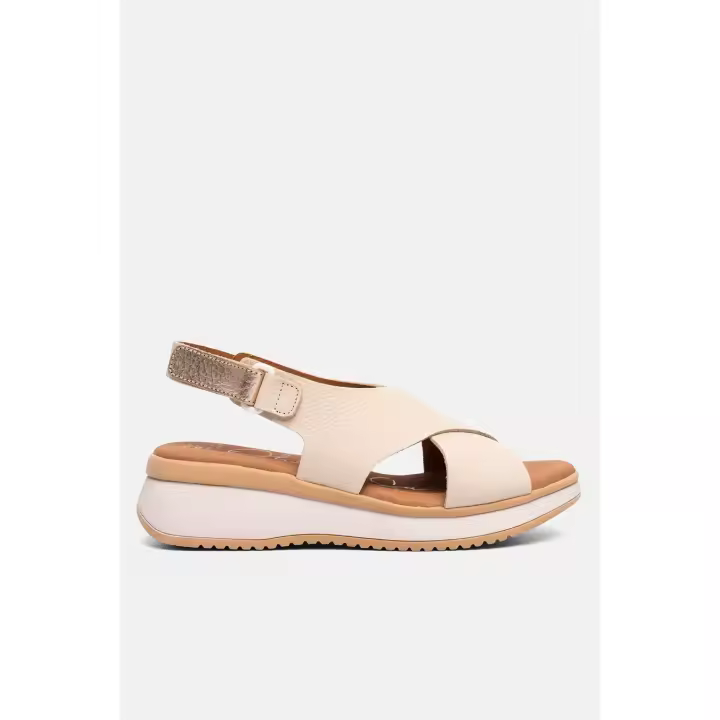 OH MY SANDALS Sandalia de mujer fabricada en piel de color hielo. Tiras entrelazadas para una mayor sujección del pie y cierre mediante velcro en el talón. Planta acolchada y suela con plataforma. - 1
