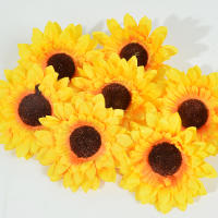 10Pcs Flores Artificiales De Seda Daisy Y Girasol 9CM Para Boda Fiesta Decoración De Hogar DIY Corona De Flores Y Scrapbooking - details 2