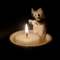 Soporte De Vela De Gato Cartoon Con Patas Calientes Lindo Portador De Luz Aromaterapia De Escritorio Cerámica Y Enamel Tamaño 9*7*7cm - details 1