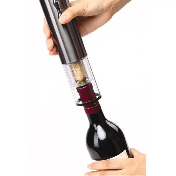 Sacacorchos silvano,automático, fácil de usar. Rápido y eficiente, pulsándo solo un botón. Compatible con diferentes tipos de corchos. Usa pila AA Iincluidas, incluye una peana para colocar el sacacorchos. - 1