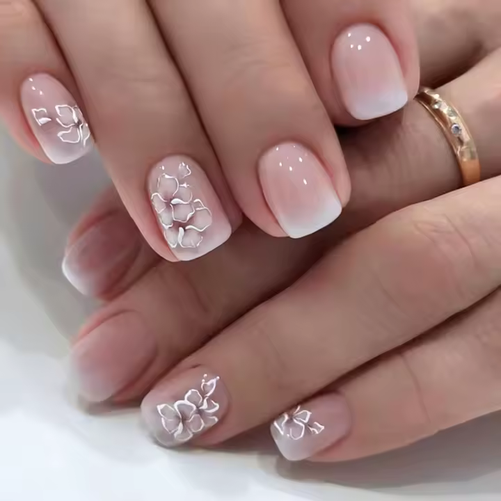 Juego De Uñas Postizas Presionables 24Pc Set Flores Blancas Gradient Suave Gradiente Uñas Postizas Blancas Adecuado Para Oficina Y Fiestas ABS - 1
