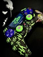 BLADE - PS5 DC Combo Pack Joker, Carcasa Rígida + Touchpad Sticker + Grips, Glow In The Dark - details 0