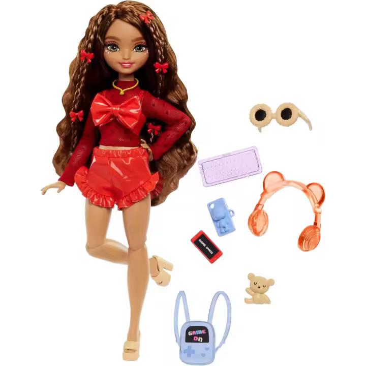 Barbie Dream Besties Teresa, Muñeca con pelo moreno ondulado, blusa con lazo y shorts rojos, mochila, auriculares y accesorios de moda, juguete regalo para niños y niñas +3 años (Mattel HYC23) - 1