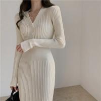 Vestido Bodycon Elegante Para Mujer Con Botones Y Cuello En V De Terciopelo Suave Manga Larga Estilo Oficina Otoño Invierno - details 3