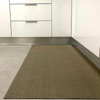Alfombra de Vinilo Premium de Alta Gama DB5144A - Resistente y Lavable - Uso Interior/Exterior - Marca Alfombras Confort - details 0