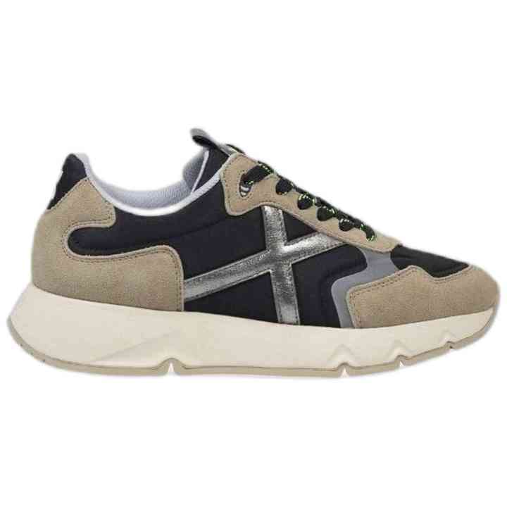 Calzado Munich modelo Mamba 02 en color Taupe-Negro