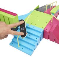 SPIN MASTER - TECH DECK - NEON SKATE PARK DEDOS - Neon Mega Park X-Connect Creator - Juego de Rampas de Skate Personalizable que Brilla en la Oscuridad con 2 Fingerboards - 6063752 - Juguetes Niños +6 años - details 4