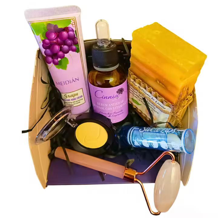 "Cofre Sorpresa" de Cosmética Natural con 6 Productos BIO. Pumarshop Cinnia Natura. Serum o Crema Facial Antiarrugas. Jabón Artesano, Champú Sólido - 1