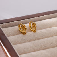 Pendiente De Flor De Rosas En Acero Inoxidable Para Mujer Color Oro Estilo Aesthetic Joyería De Lujo Accesorios BFF - details 3