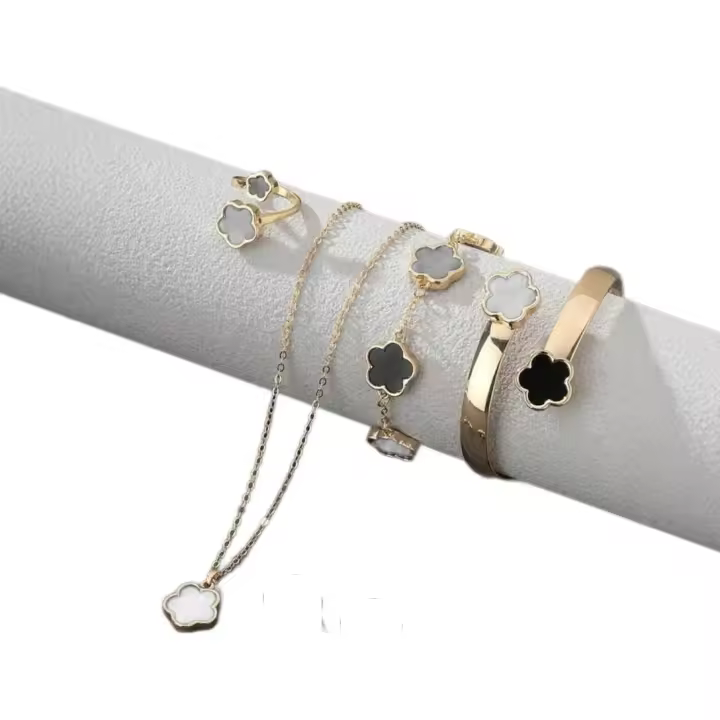 Conjunto De Joyas De Aleación Con Diseño De Flor De La Suerte Que Incluye 1 Par De Pendientes De Botón, 1 Collar, 1 Pulsera, 1 Brazalete Y 1 Anillo. Regalo Femenino De Moda - 1